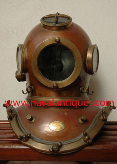 Diving helmet